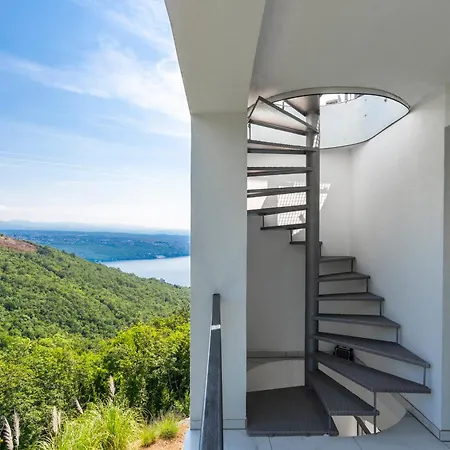 White Pearl Diamond, Mit Meerblick & Pool *