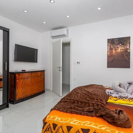 Ferienhaus White Pearl Diamond, Mit Meerblick & Pool