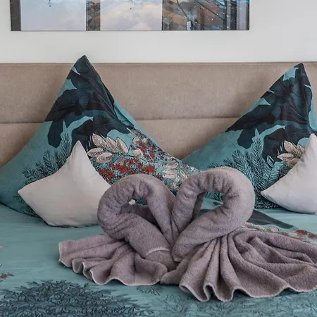 White Pearl Diamond, Mit Meerblick & Pool *