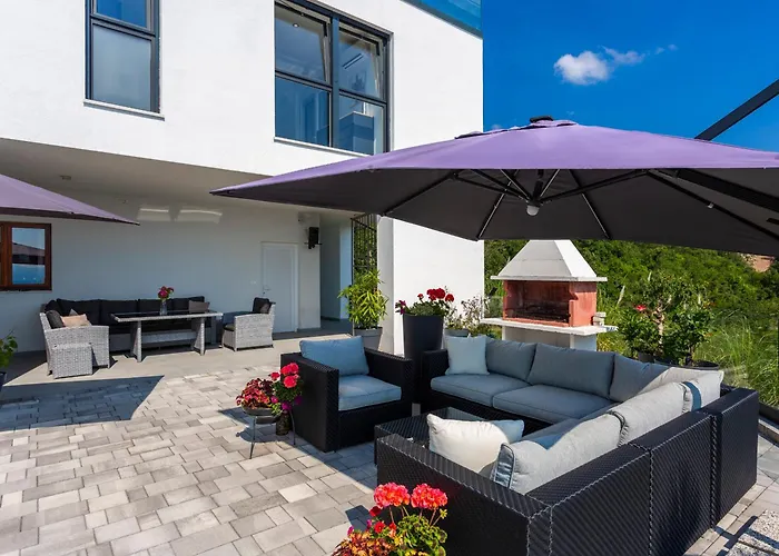 Hébergement de vacances White Pearl Diamond Haus B, Opatija Mit Meerblick & Pool Opatija