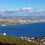 White Pearl Diamond Haus B, Mit Meerblick & Pool * Opatija