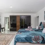 Holiday home White Pearl Diamond Haus B, Mit Meerblick & Pool *
