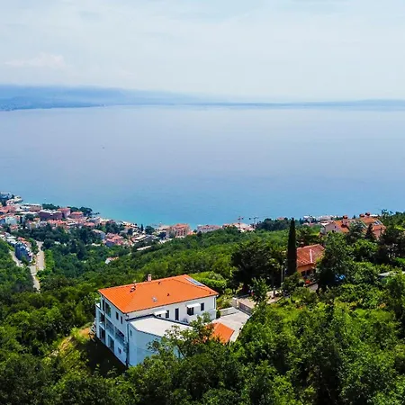 White Pearl Diamond-opatija, Meerblick Und Pool Holiday home *