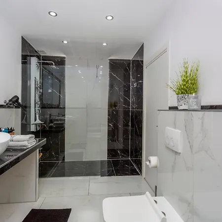 White Pearl Diamond, Mit Meerblick & Pool Villa Abbázia