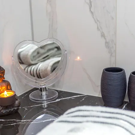 Holiday home White Pearl Diamond, Mit Meerblick & Pool *