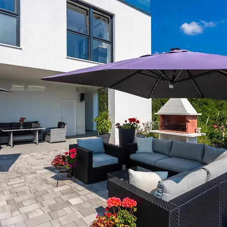Vakantiehuis White Pearl Diamond Opatija, Luxury Villa, Meerblick, Beheizter Pool Opatija