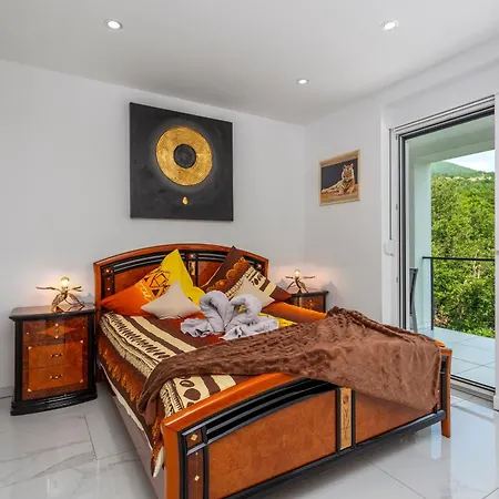 White Pearl Diamond-opatija, Meerblick Und Pool Holiday home *