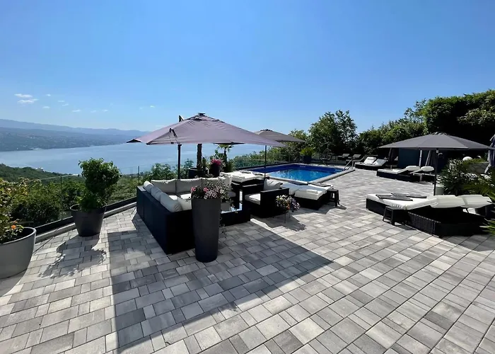 White Pearl Diamond Haus B, Opatija Mit Meerblick & Pool