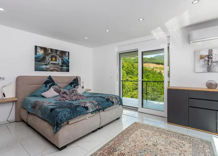 Casa vacanze White Pearl Diamond Haus B, Opatija Mit Meerblick & Pool