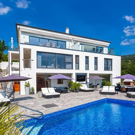 White Pearl Diamond, Mit Meerblick & Pool Vila *