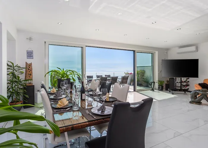 White Pearl Diamond Haus B, Opatija Mit Meerblick & Pool Casa de Férias Opatija